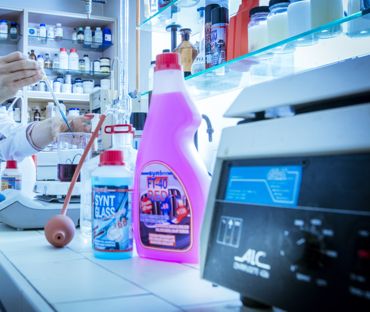 Realizzazione e Commercializzazione prodotti chimici